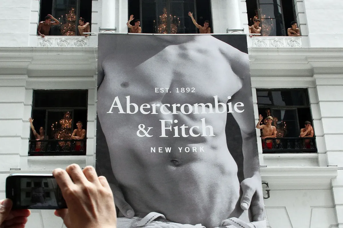 В центре скандала о домогательствах, оказались топ менеджеры популярного бренда одежды в Шахтах В центре скандала о домогательствах, оказались топ менеджеры популярного бренда одежды в Шахтах